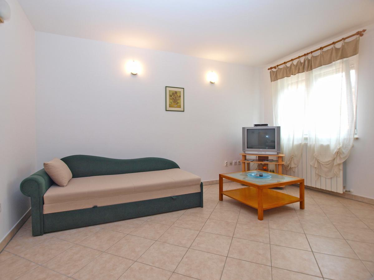 Apartment Alma 1600 Пула Екстериор снимка